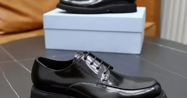 PRADA プラダ 見た目以上のかっこいい 2026 メンズ用 ビジネスシューズ 商品画像 11