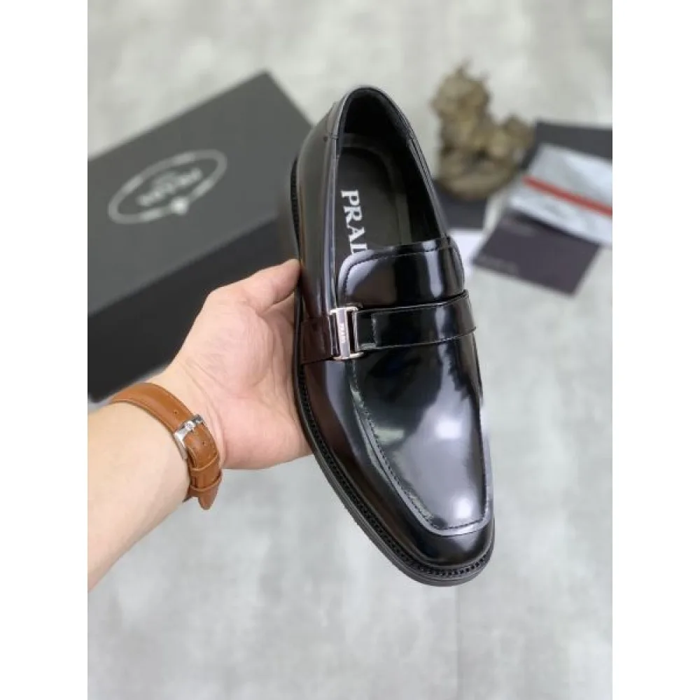 PRADA プラダ 新作セール価格でゲット 2026 メンズ用 ビジネスシューズ 商品画像 1