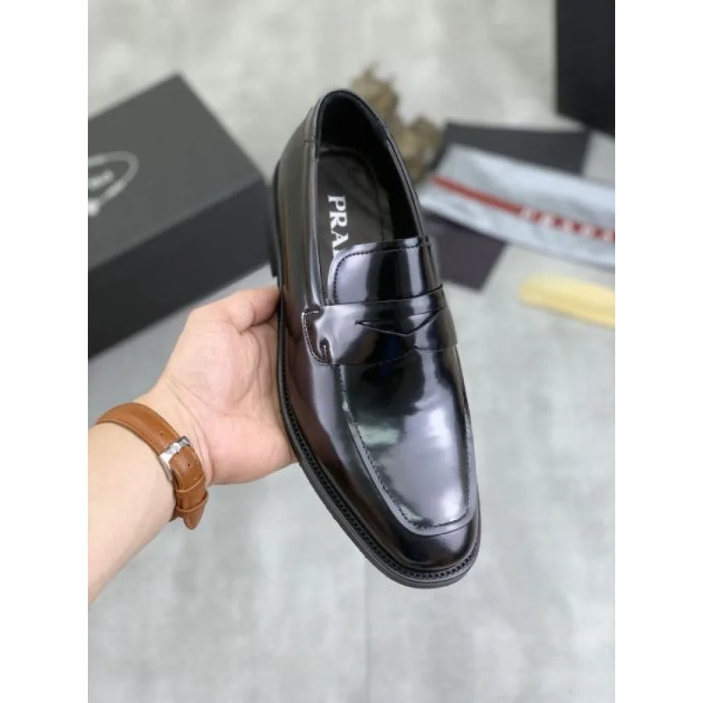 PRADA プラダ 希少!取り扱い店舗限定 2026 メンズ用 ビジネスシューズ 商品画像 1