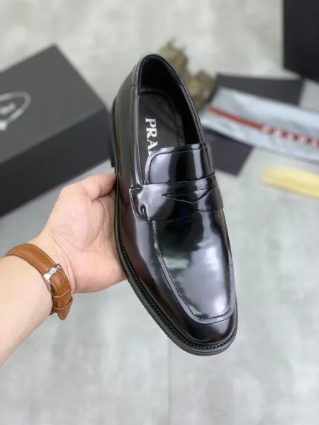 PRADA プラダ 希少!取り扱い店舗限定 2026 メンズ用 ビジネスシューズ 商品画像 10