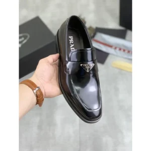 PRADA プラダ この時季だからお買い得 2026 メンズ用 ビジネスシューズ 商品画像 1