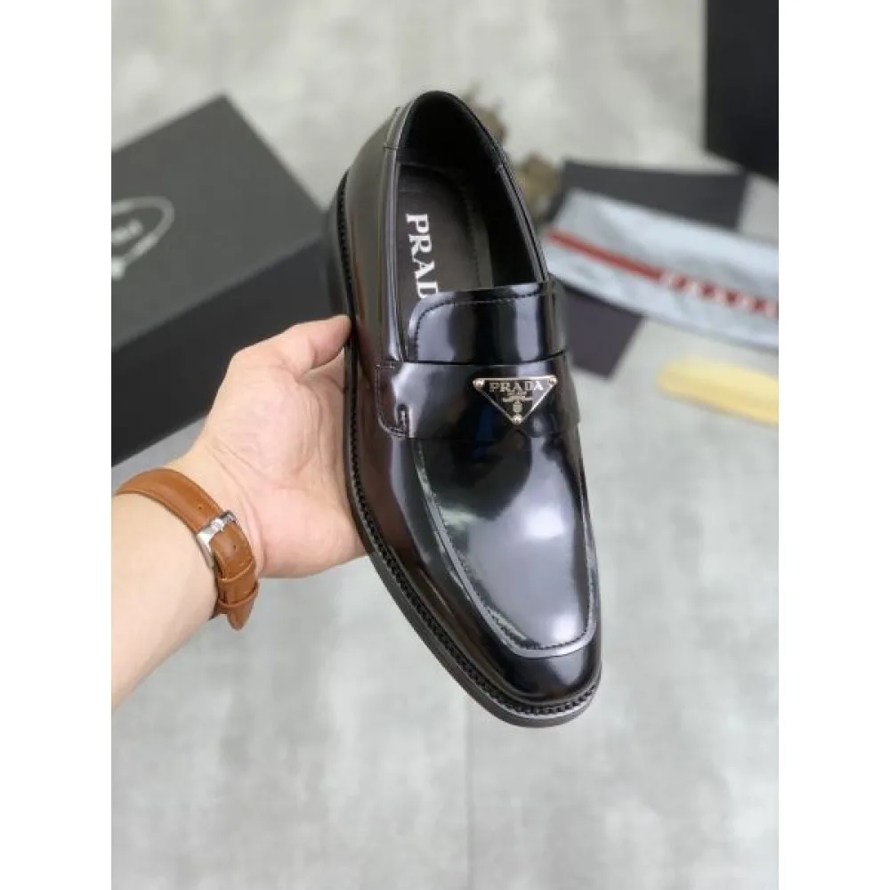 PRADA プラダ この時季だからお買い得 2026 メンズ用 ビジネスシューズ 商品画像 1