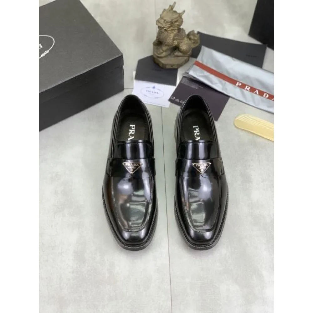 PRADA プラダ この時季だからお買い得 2026 メンズ用 ビジネスシューズ 商品画像 2