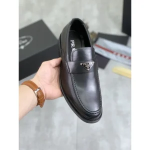 PRADA プラダ 一番注目されている商品 2026 メンズ用 ビジネスシューズ 商品画像 1