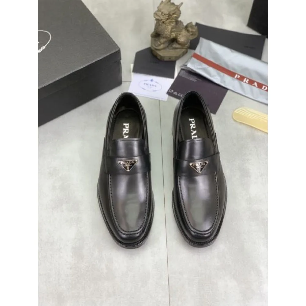 PRADA プラダ 一番注目されている商品 2026 メンズ用 ビジネスシューズ 商品画像 2