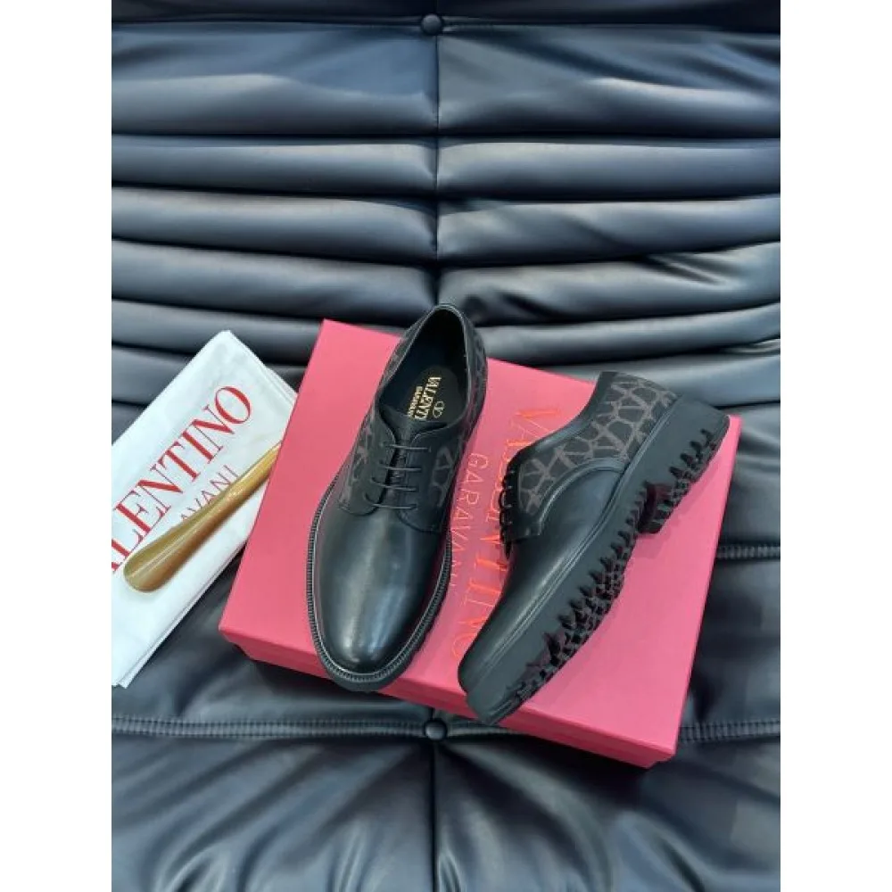 VALENTINO ヴァレンティノ より格上げして 2026 メンズ用 ビジネスシューズ 商品画像 3