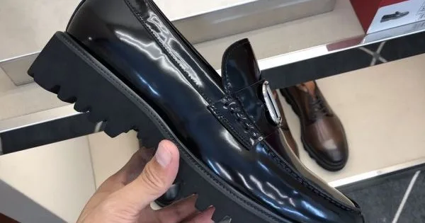 VALENTINO ヴァレンティノ 今度こそ完売! 2026 メンズ用 ビジネスシューズ 商品画像 11