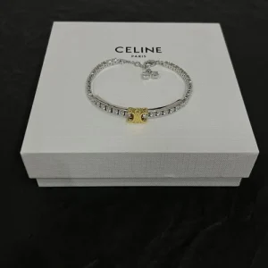 CELINE セリーヌ 季節の変わり目に活躍する 2026 ブレスレット 商品画像 1