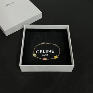 CELINE セリーヌ 著名人やセレブも愛用する 2026 ブレスレット 商品画像 1