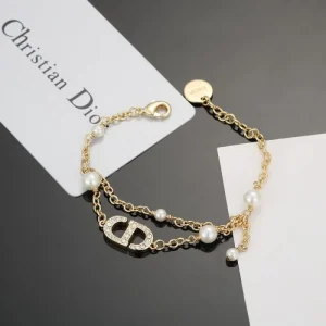 DIOR ディオール きれいめコーデに変身 2026 ブレスレット 商品画像 1