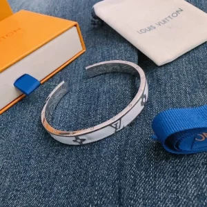 目玉商品セール 2026 ブレスレット LOUIS VUITTON ルイヴィトン 商品画像 1
