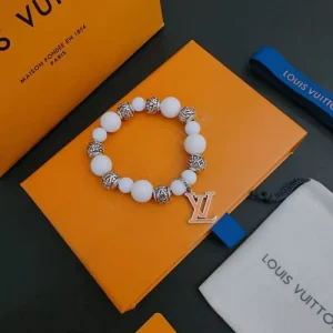 2026 LOUIS VUITTON ルイヴィトン ブレスレット 主役級アイテム 商品画像 1