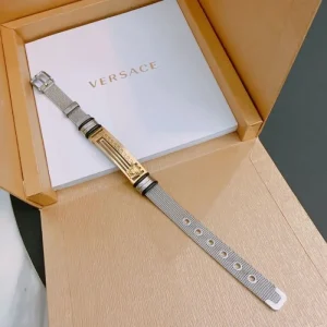 大人っぽい質感 2026 ブレスレット VERSACE ヴェルサーチェ 商品画像 1