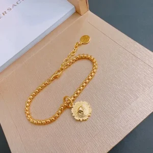 VERSACE ヴェルサーチェ 春らしい季節感 2026 ブレスレット 商品画像 1