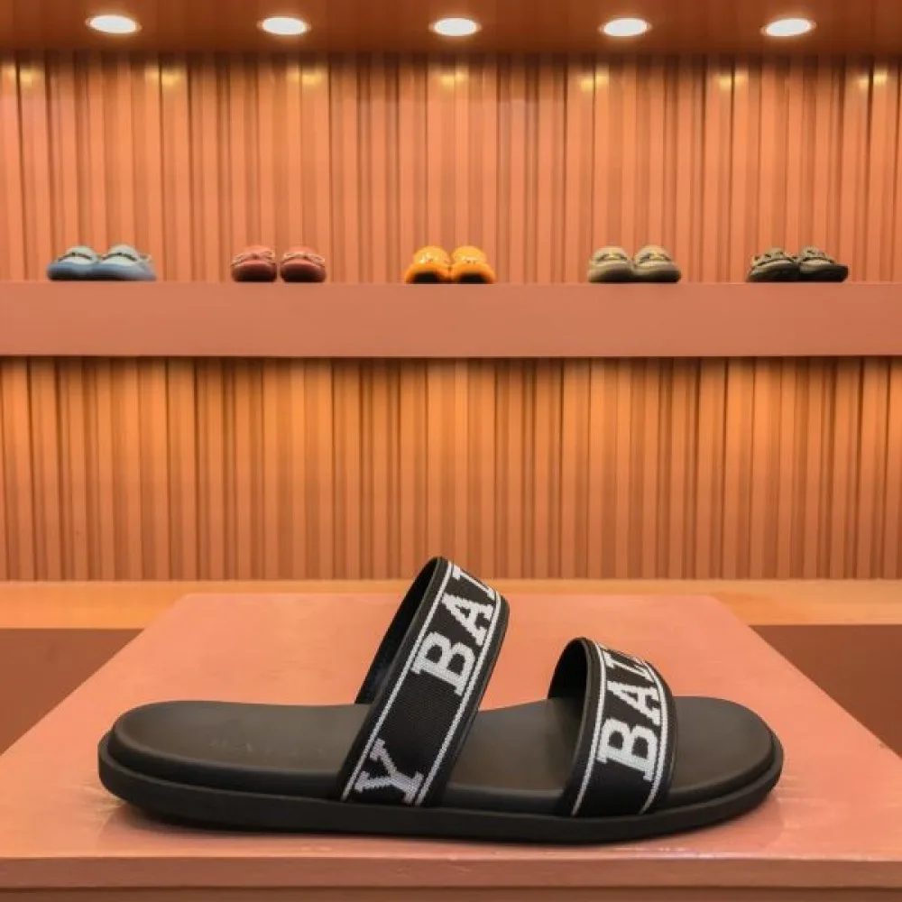 BALLY バリー 主役になる個性的なアイテム 2026 メンズ用 スリッパ 商品画像 2