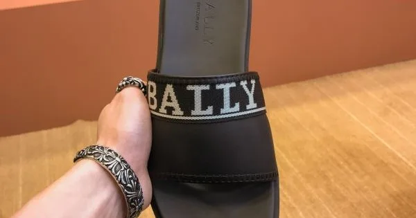 BALLY バリー 完売品夏に大活躍間違いなし 2026 メンズ用 スリッパ 商品画像 11