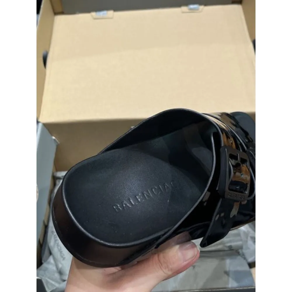 BALENCIAGA バレンシアガ 根強い人気定番商品 2026 メンズ用 スリッパ 商品画像 9
