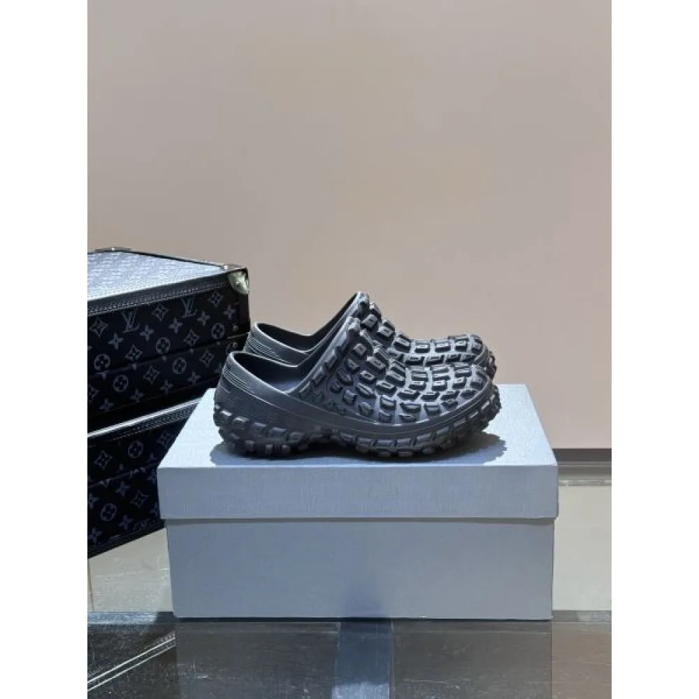 BALENCIAGA バレンシアガ 海外よりお届け限定品 2026 メンズ用 サンダル 商品画像 4