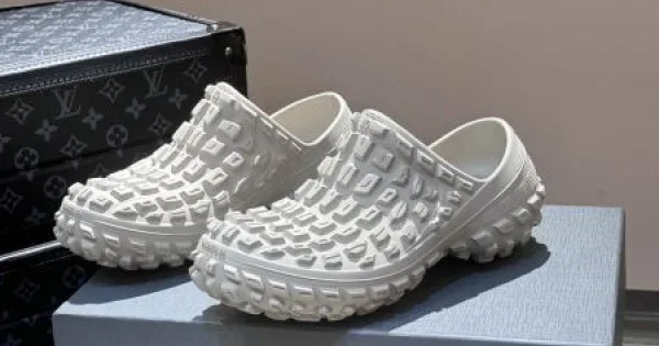 BALENCIAGA バレンシアガ 海外よりお届け限定品 2026 メンズ用 サンダル 商品画像 11