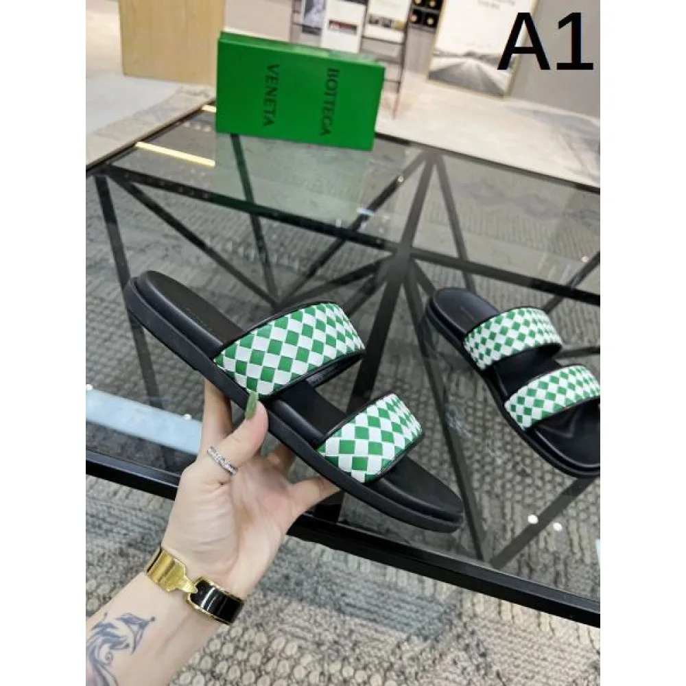 BOTTEGA VENETA ボッテガヴェネタ 夏気分を盛り上げる 2026 メンズ用 スリッパ 商品画像 1