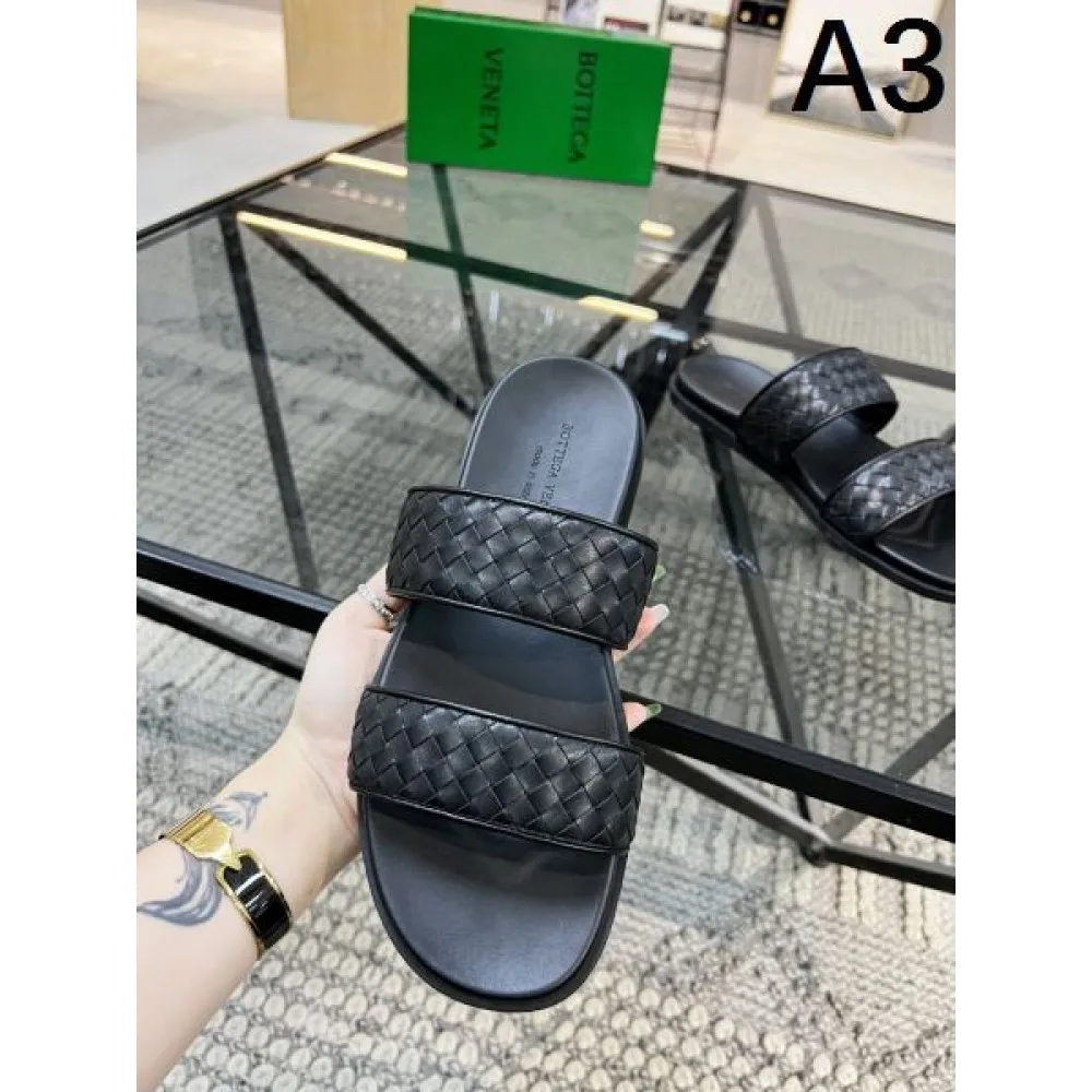 BOTTEGA VENETA ボッテガヴェネタ 夏気分を盛り上げる 2026 メンズ用 スリッパ 商品画像 3