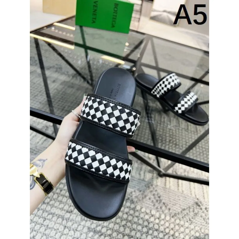 BOTTEGA VENETA ボッテガヴェネタ 夏気分を盛り上げる 2026 メンズ用 スリッパ 商品画像 5
