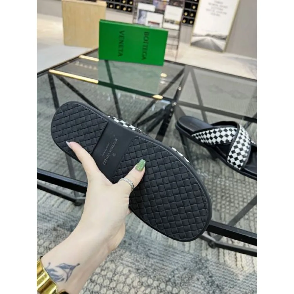 BOTTEGA VENETA ボッテガヴェネタ どちらも人気がある 2026 メンズ用 スリッパ 商品画像 9