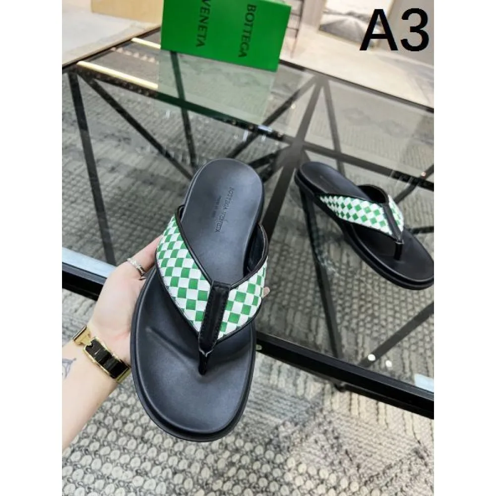 BOTTEGA VENETA ボッテガヴェネタ 夏に大注目アイテム 2026 メンズ用 スリッパ 商品画像 3