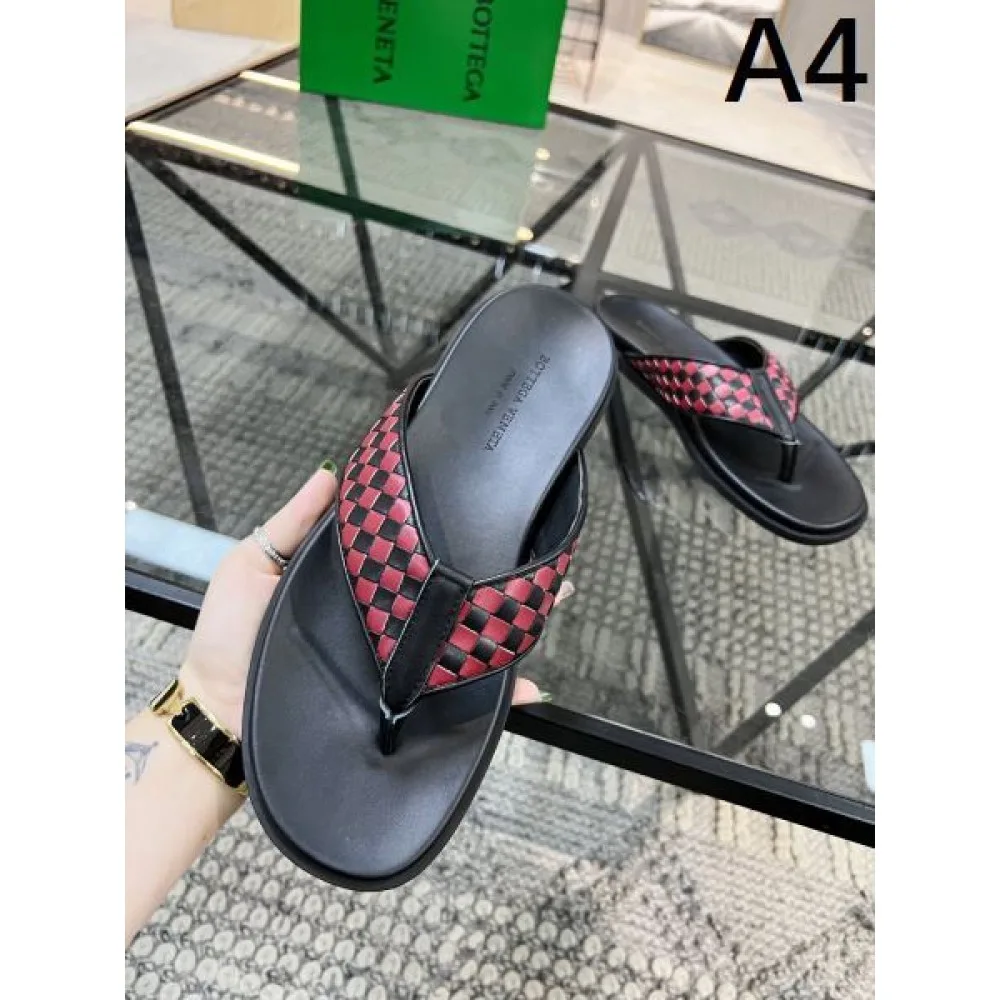 BOTTEGA VENETA ボッテガヴェネタ 夏に大注目アイテム 2026 メンズ用 スリッパ 商品画像 4