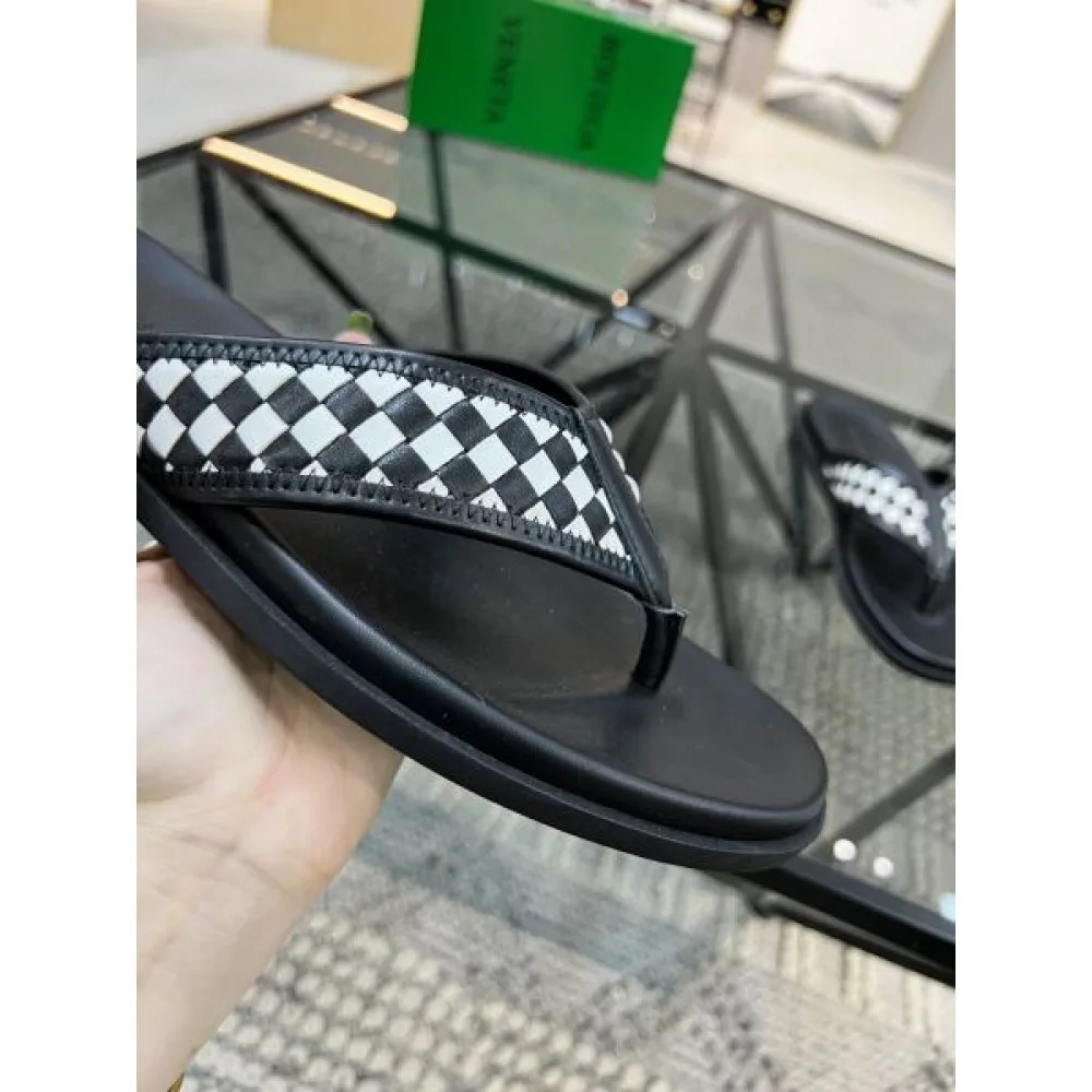 BOTTEGA VENETA ボッテガヴェネタ 夏に大注目アイテム 2026 メンズ用 スリッパ 商品画像 6