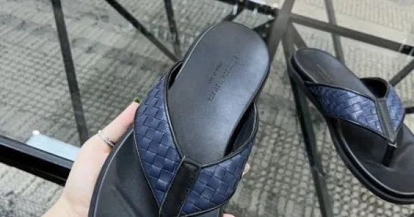 BOTTEGA VENETA ボッテガヴェネタ 夏に大注目アイテム 2026 メンズ用 スリッパ 商品画像 11