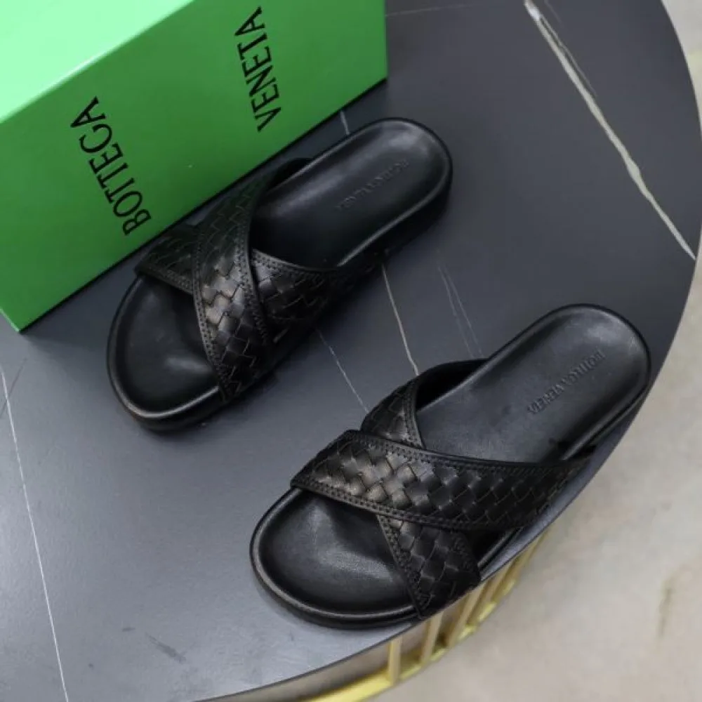 BOTTEGA VENETA ボッテガヴェネタ 鮮やかな春夏らしい 2026 メンズ用 スリッパ 商品画像 3