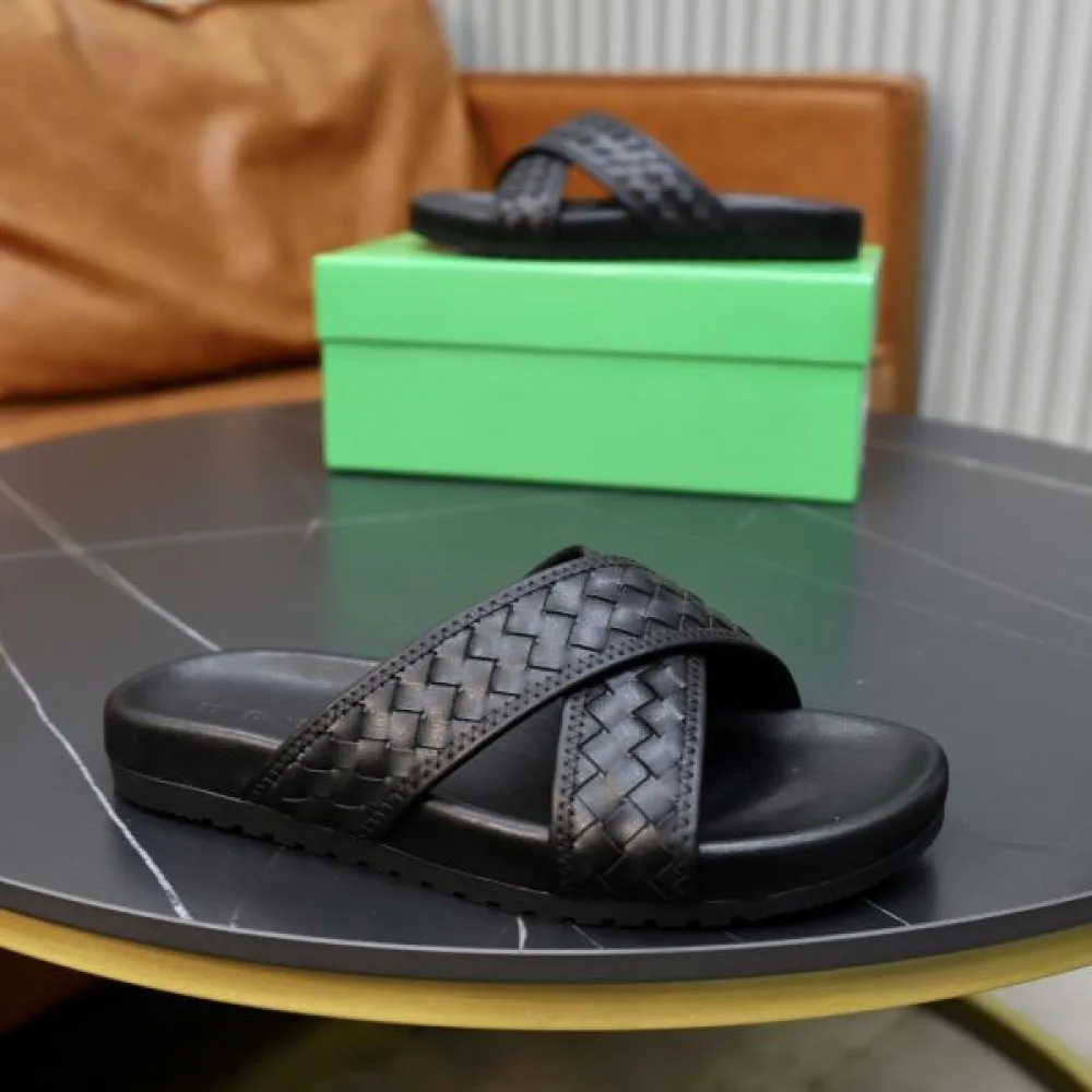 BOTTEGA VENETA ボッテガヴェネタ 鮮やかな春夏らしい 2026 メンズ用 スリッパ 商品画像 4