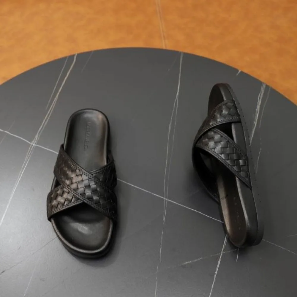 BOTTEGA VENETA ボッテガヴェネタ 鮮やかな春夏らしい 2026 メンズ用 スリッパ 商品画像 6