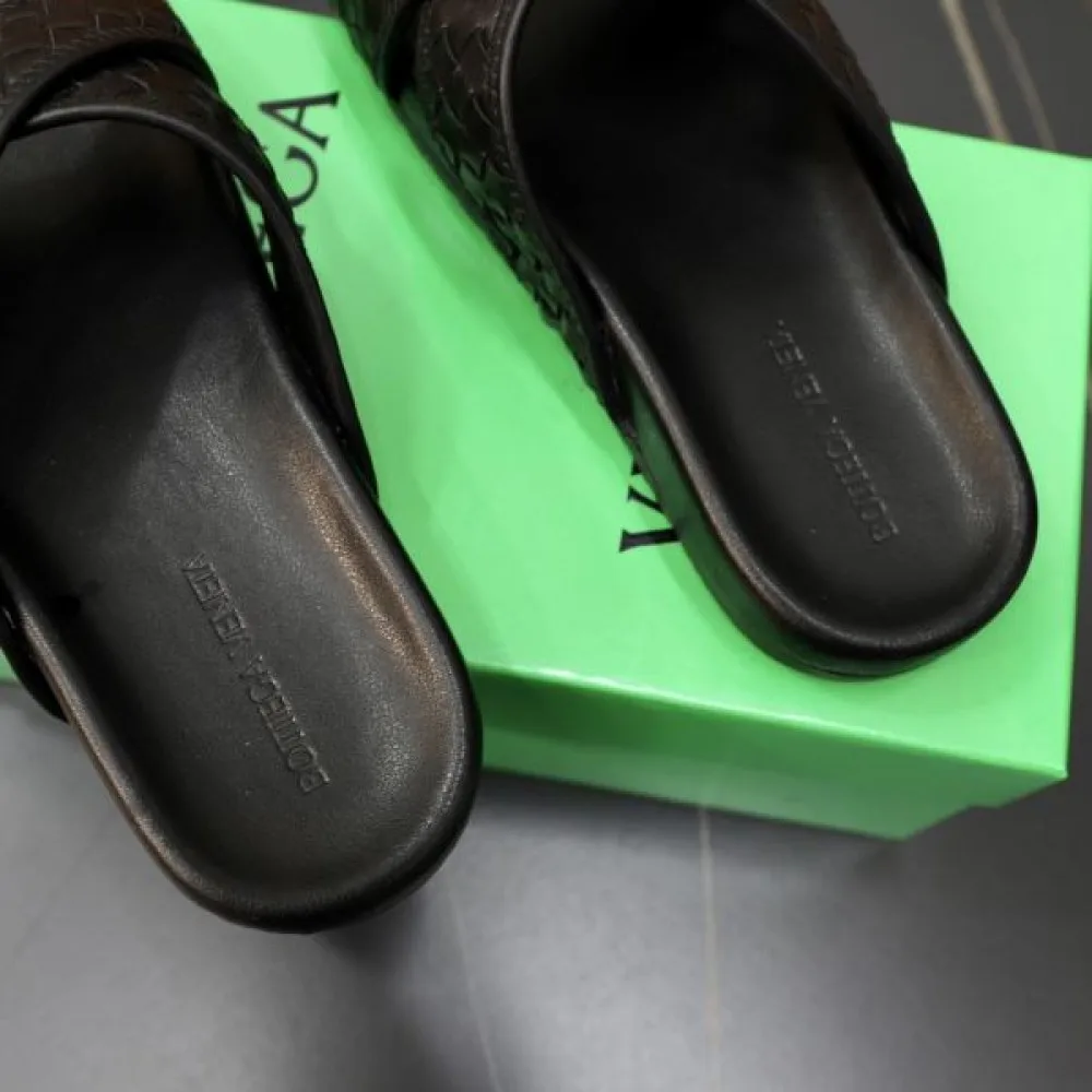 BOTTEGA VENETA ボッテガヴェネタ 鮮やかな春夏らしい 2026 メンズ用 スリッパ 商品画像 8