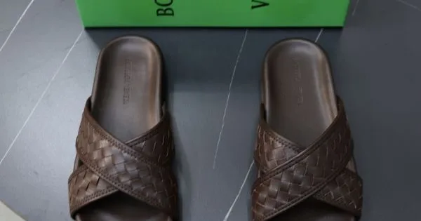 BOTTEGA VENETA ボッテガヴェネタ 鮮やかな春夏らしい 2026 メンズ用 スリッパ 商品画像 11