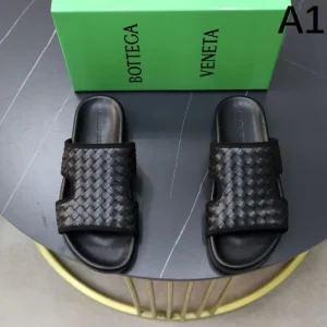 BOTTEGA VENETA ボッテガヴェネタ ベスト系のアイテム 2026 メンズ用 スリッパ 商品画像 1