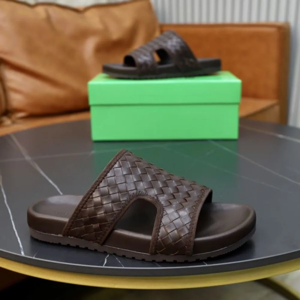 BOTTEGA VENETA ボッテガヴェネタ ベスト系のアイテム 2026 メンズ用 スリッパ 商品画像 4