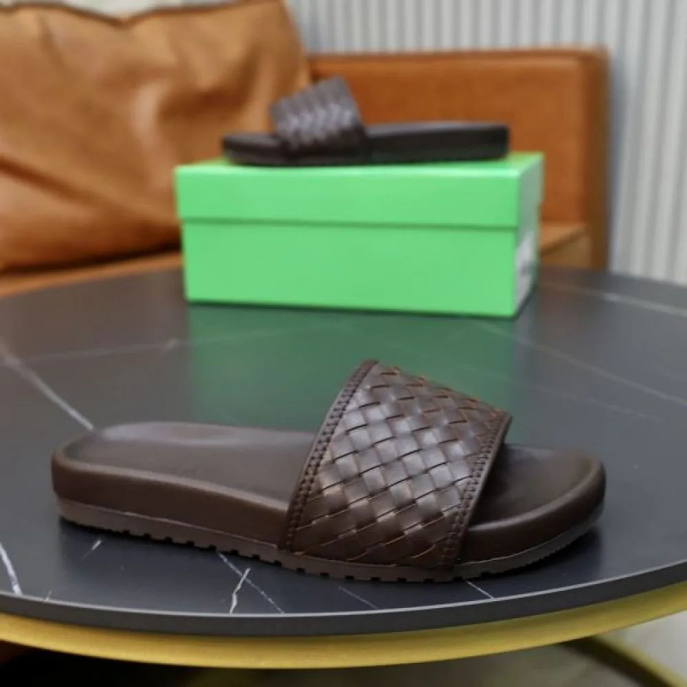 BOTTEGA VENETA ボッテガヴェネタ カジュアル感を出す 2026 メンズ用 スリッパ 商品画像 4