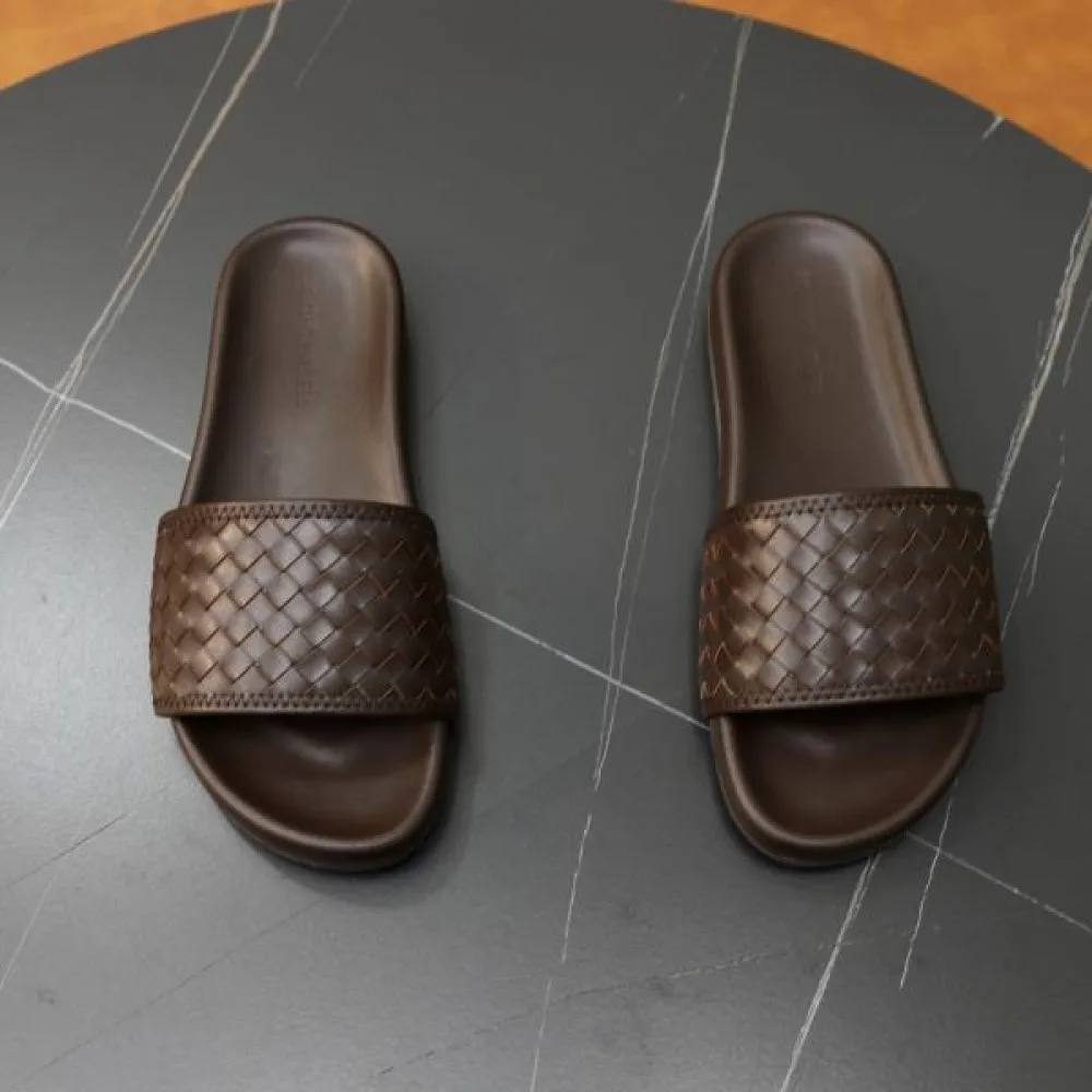 BOTTEGA VENETA ボッテガヴェネタ カジュアル感を出す 2026 メンズ用 スリッパ 商品画像 6