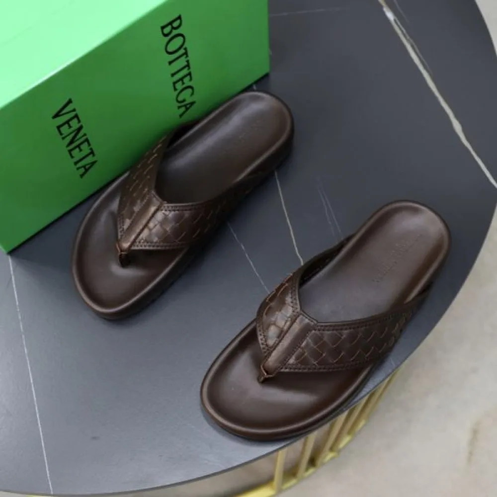 BOTTEGA VENETA ボッテガヴェネタ 春夏の流行アイテム 2026 メンズ用 スリッパ 商品画像 3