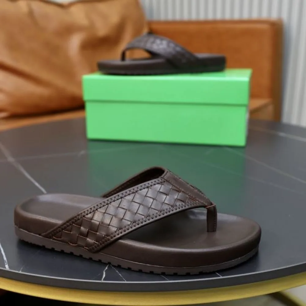 BOTTEGA VENETA ボッテガヴェネタ 春夏の流行アイテム 2026 メンズ用 スリッパ 商品画像 4