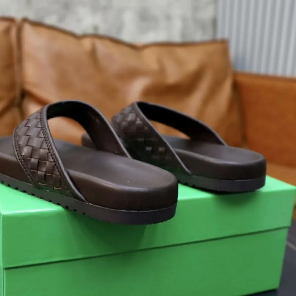 BOTTEGA VENETA ボッテガヴェネタ 春夏の流行アイテム 2026 メンズ用 スリッパ 商品画像 8