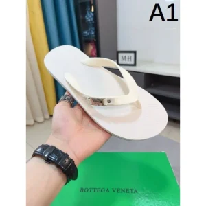 2024FW メンズ用 サンダル BOTTEGA VENETA ボッテガヴェネタ 先行販売 商品画像 1