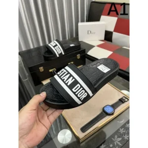 DIOR ディオール これさえ押さえればOK! 2026 メンズ用 スリッパ 商品画像 1