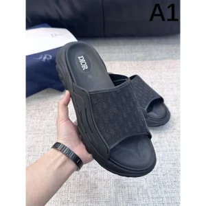 DIOR ディオール 手持ち在庫あり海外セレブ愛用 2026 メンズ用 スリッパ 商品画像 1