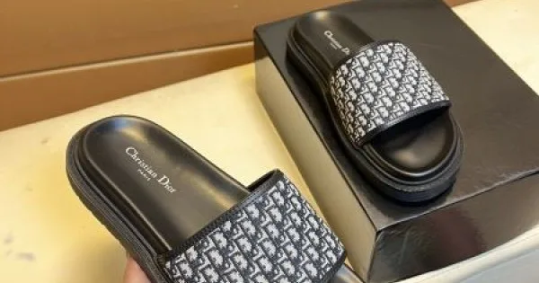 DIOR ディオール 普段使いに最適の大人スタイル 2026 メンズ用 スリッパ 商品画像 10