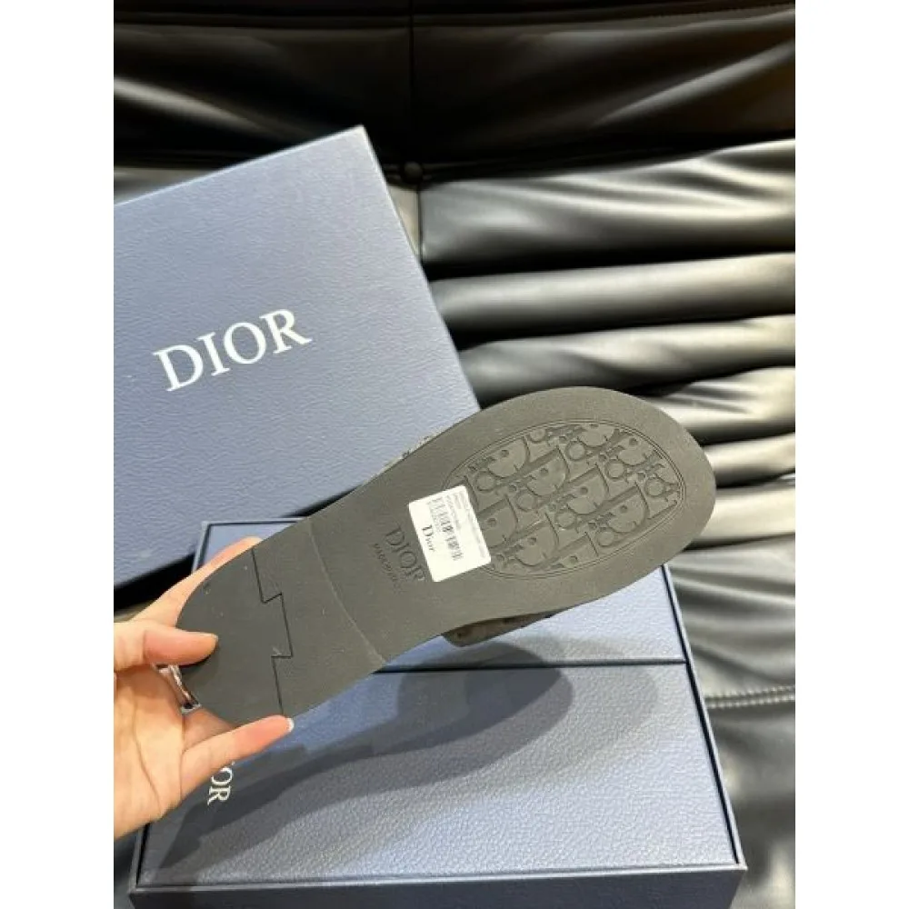 DIOR ディオール この夏は目を引くスタイル 2026 メンズ用 サンダル 商品画像 9