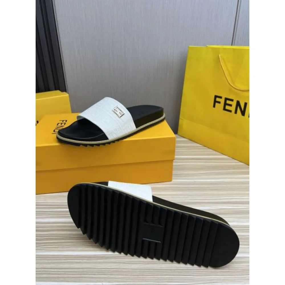 FENDI フェンデイ モード感の高い春夏のスタイル 2026 メンズ用 スリッパ 商品画像 9