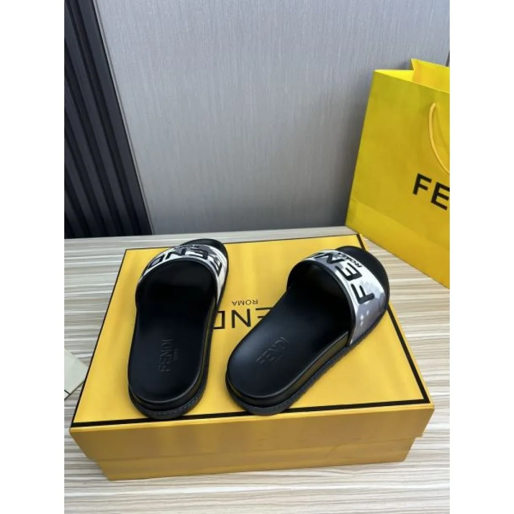 FENDI フェンデイ 人気もまだまだ継続しています 2026 メンズ用 スリッパ 商品画像 6